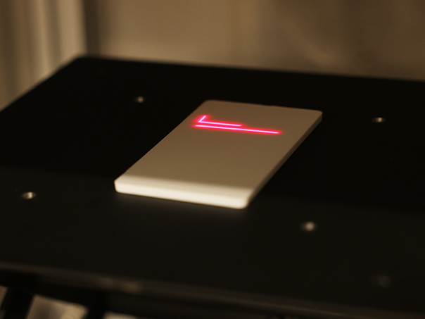 lasermarking_p01 難条件でも対応可能
高度な照射技術